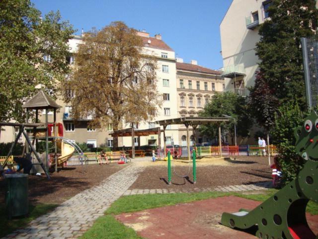 Sunny * Wien